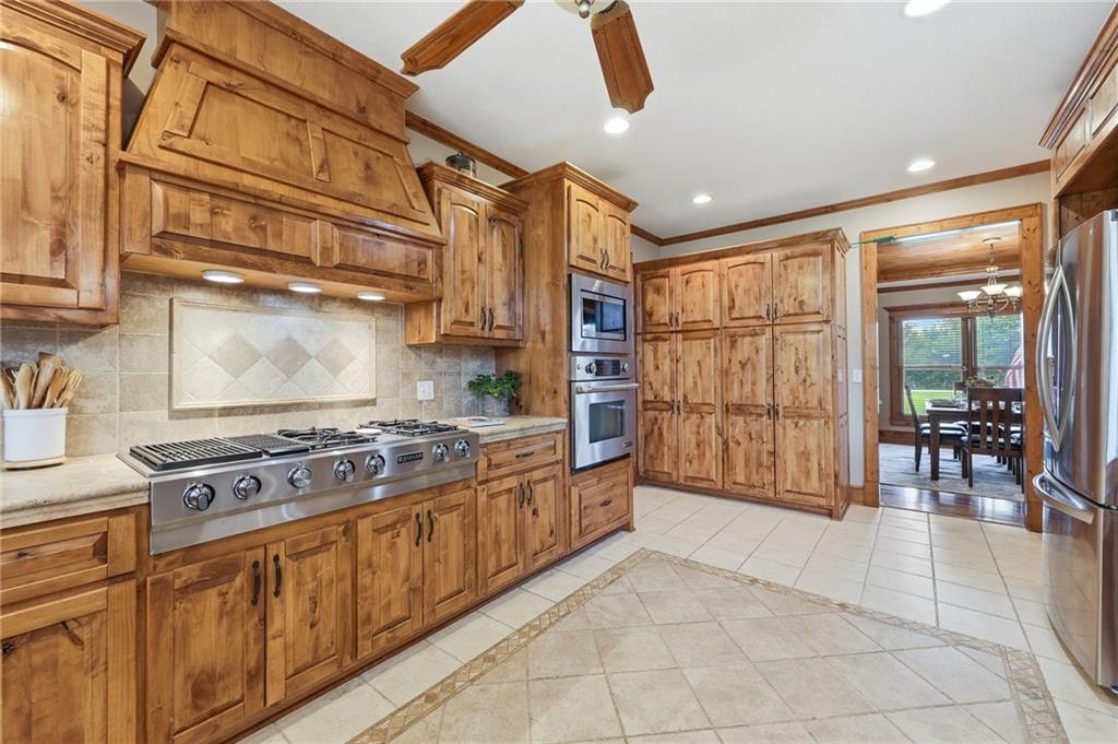 8980 Rowen Road De Soto, KS 66018 - Photo 15 of 69