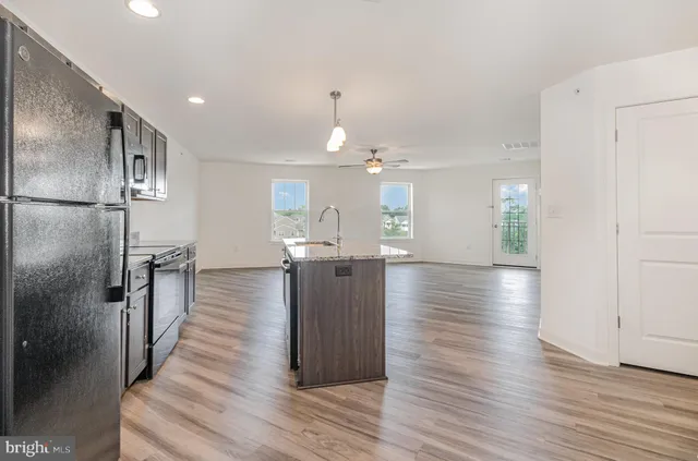 $1,595 | 1708 Fairmont Drive, Unit 208, Harrisburg, PA 17111