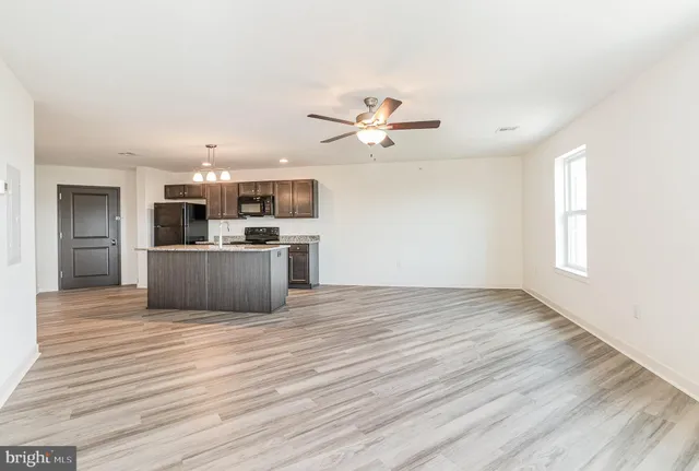 $1,595 | 1708 Fairmont Drive, Unit 208, Harrisburg, PA 17111