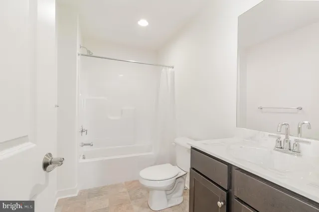 $1,595 | 1708 Fairmont Drive, Unit 208, Harrisburg, PA 17111