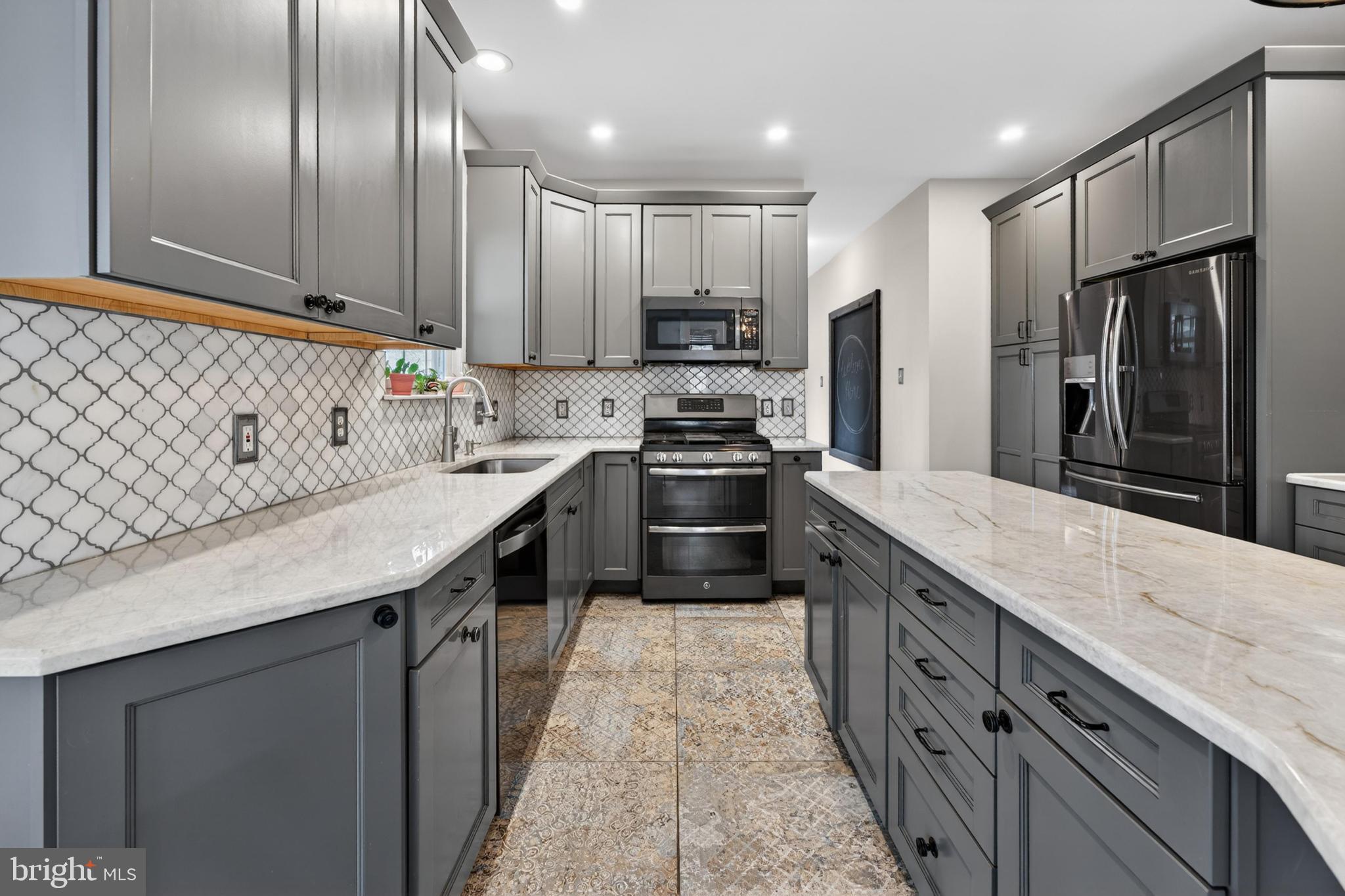 375 Friendship Road Clarksboro, NJ 08056 - Photo 15 of 59 Lots of Cabinets & Granite Counters!