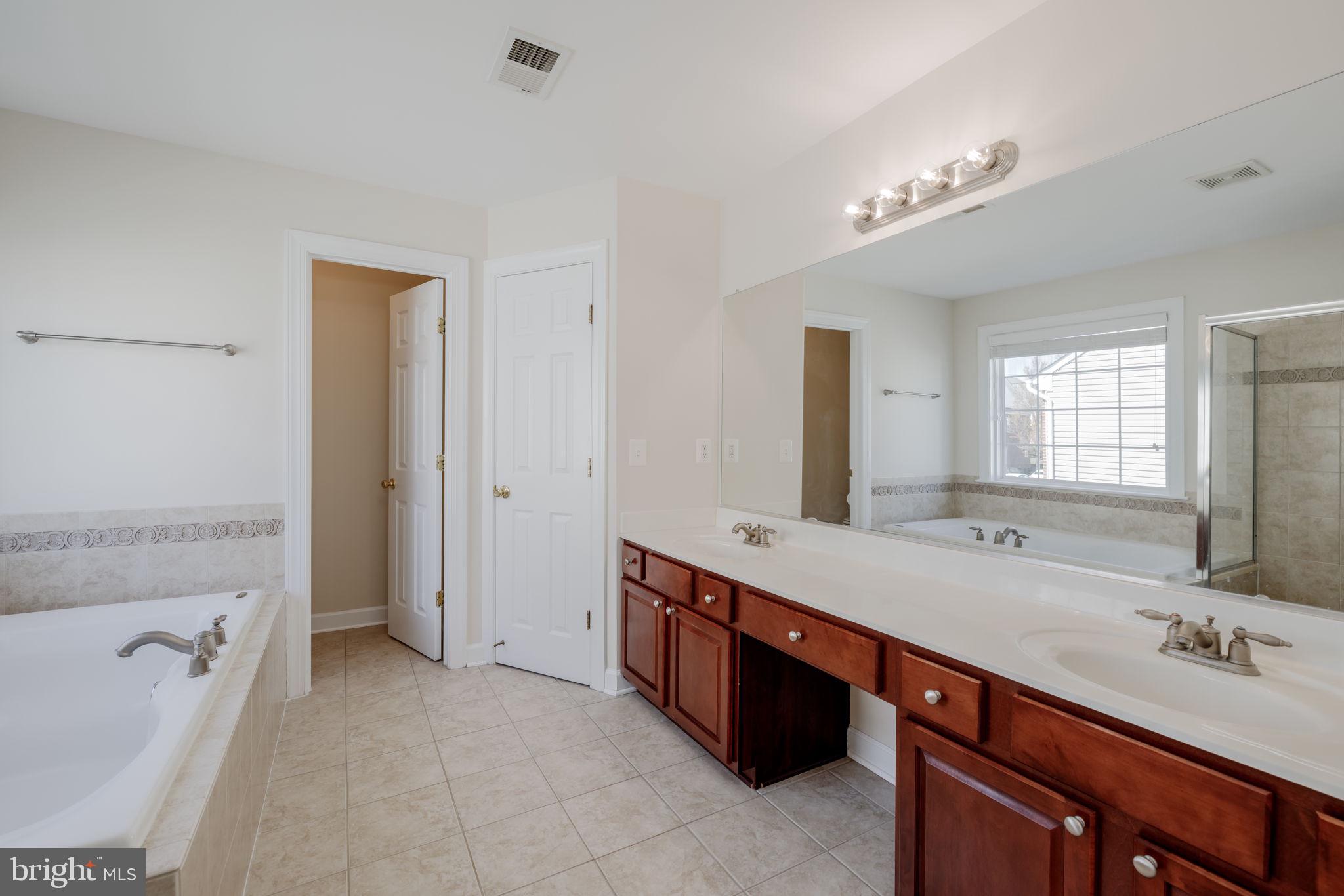 9084 Furey Road Lorton, VA 22079 - Photo 19 of 38 Owner's Bath