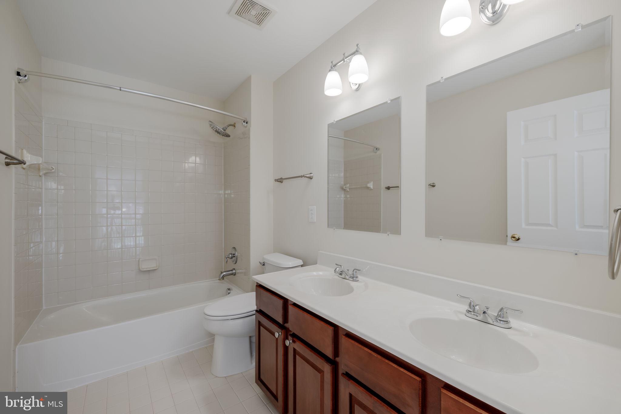 9084 Furey Road Lorton, VA 22079 - Photo 26 of 38 Hall Bath