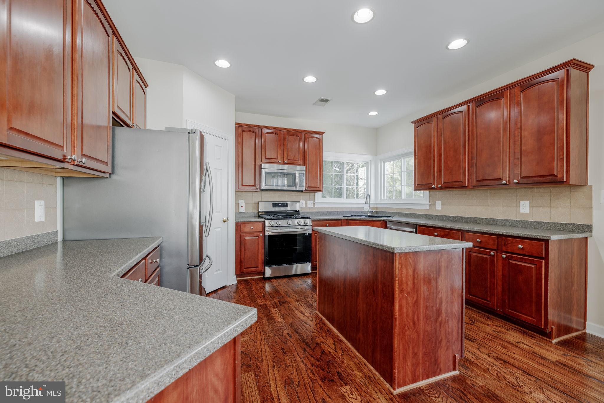 9084 Furey Road Lorton, VA 22079 - Photo 8 of 38 Kitchen