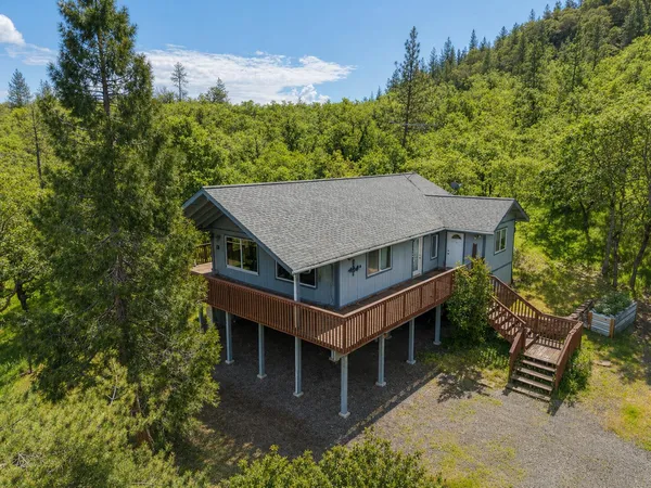 $629,000 | 37 Firehouse Lane, Shady Cove, OR 97539