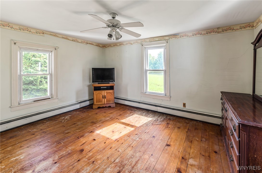 6990 Heise Road Clarence, NY 14032 - Photo 20 of 33 Upstairs Bedroom 2