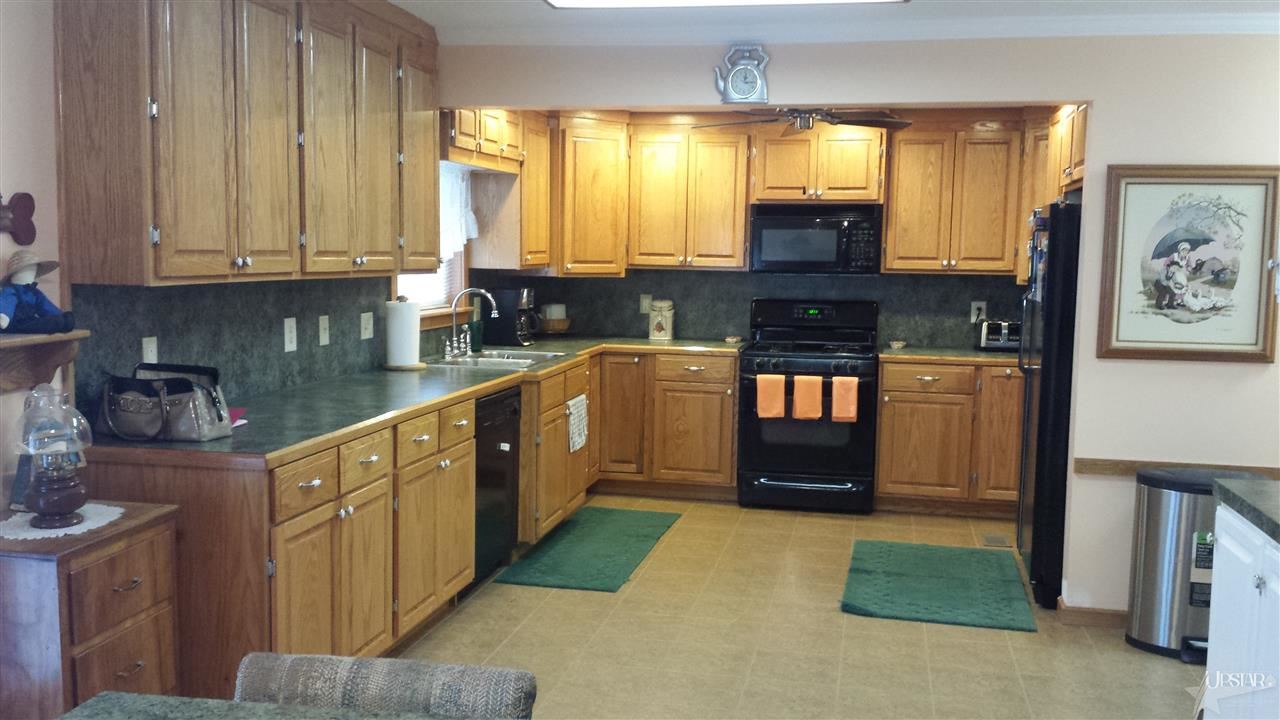 803 Walnut Street Decatur, IN 46733 - Photo 7 of 25