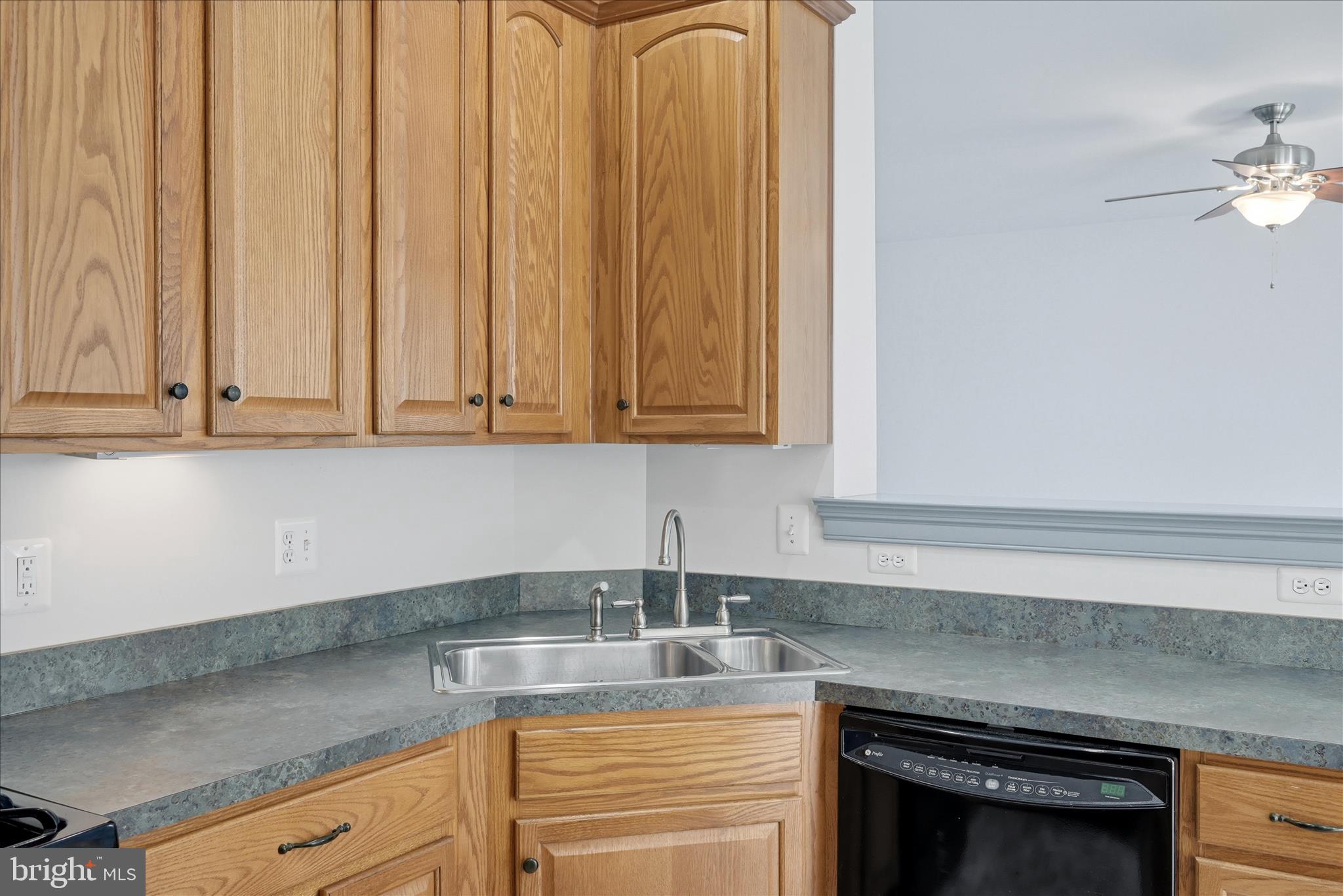 3583 Shandor Road Woodbridge, VA 22193 - Photo 18 of 73 Kitchen
