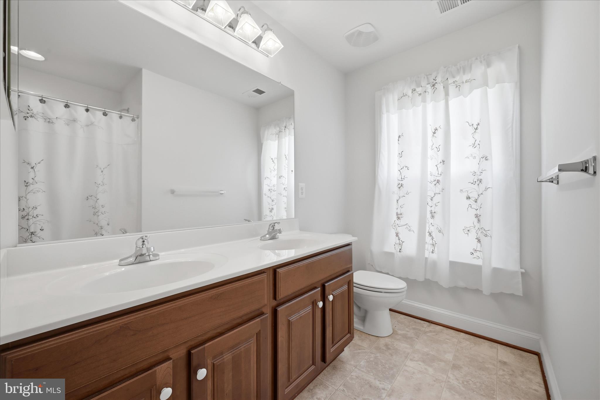3583 Shandor Road Woodbridge, VA 22193 - Photo 33 of 73 Bathroom