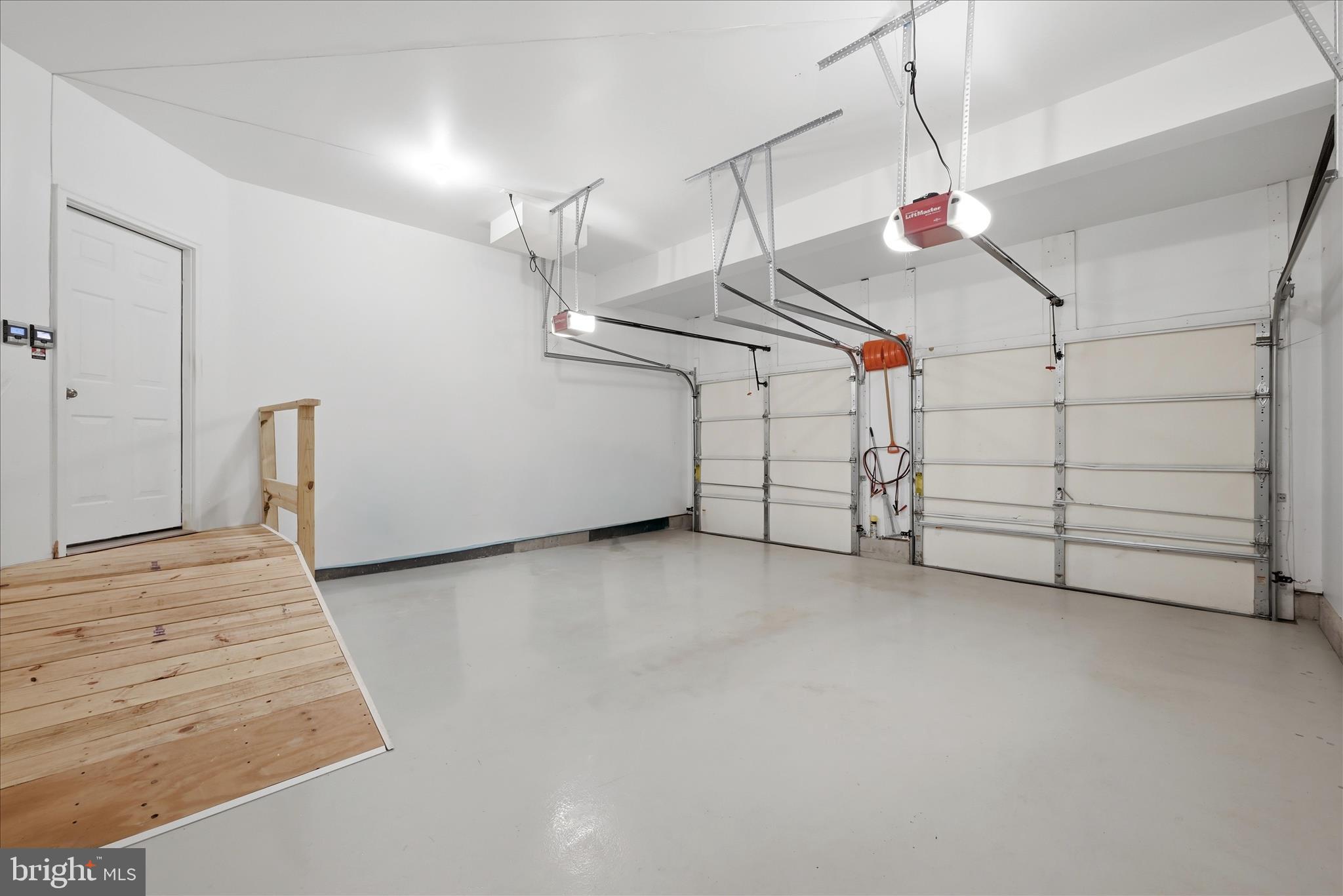 3583 Shandor Road Woodbridge, VA 22193 - Photo 50 of 73 Garage