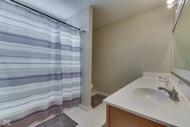 $2,600 | 12343 Jaguars Drive, Fishers, IN 46037