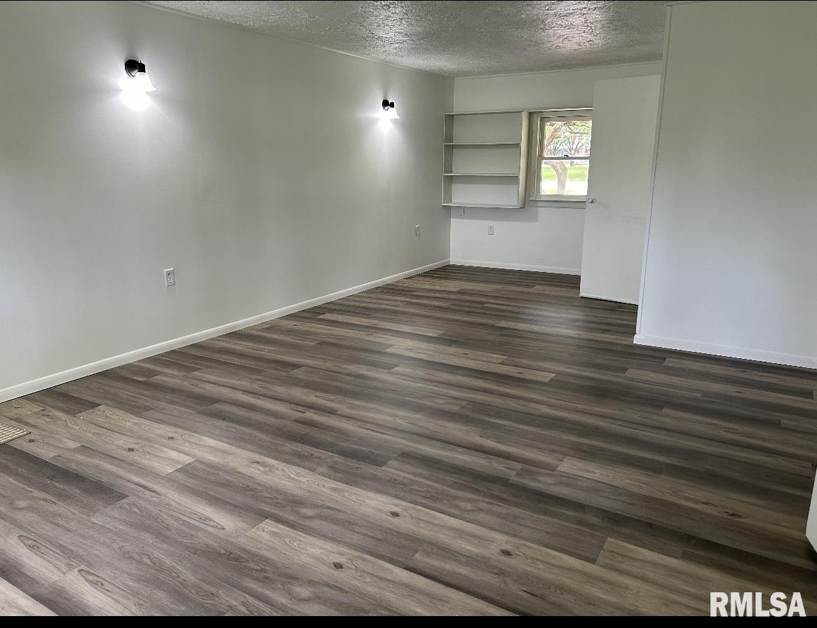 13530 Bab Road Auburn, IL 62615 - Photo 8 of 21