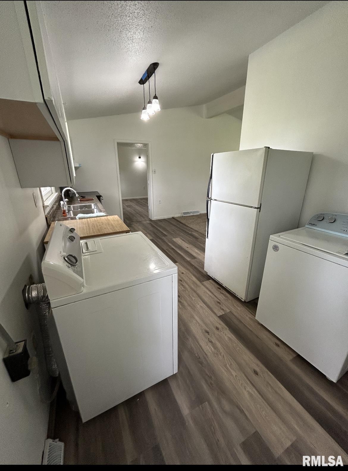 13530 Bab Road Auburn, IL 62615 - Photo 9 of 21