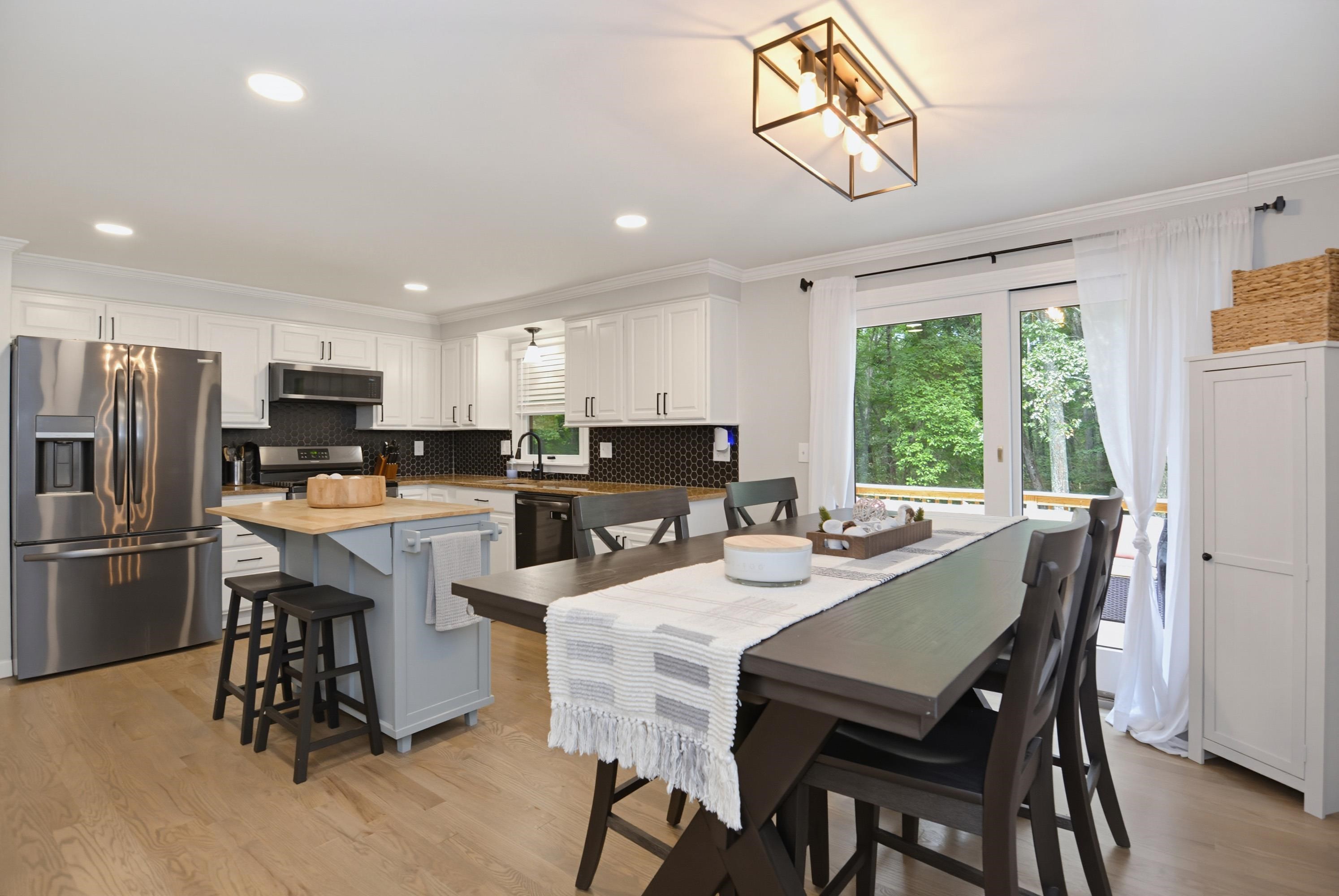 178 Island Pond Road Derry, NH 03038 - Photo 6 of 38 Gallery Image 6