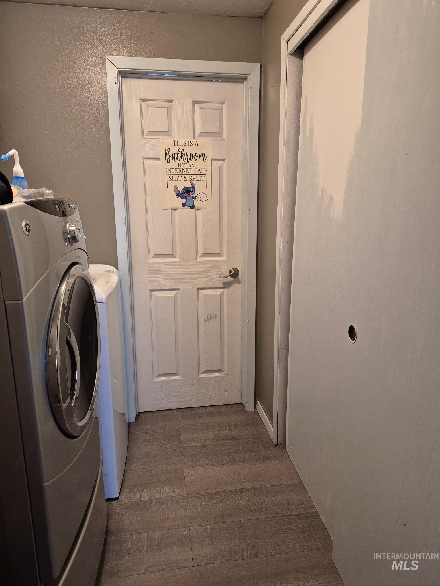 820 Meadows Drive Twin Falls, ID 83301 - Photo 16 of 18 Laundry area featuring washer and clothes dryer