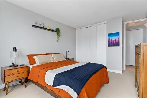 $240,000 | 2728 North Hampden Court, Unit 1609, Chicago, IL 60614