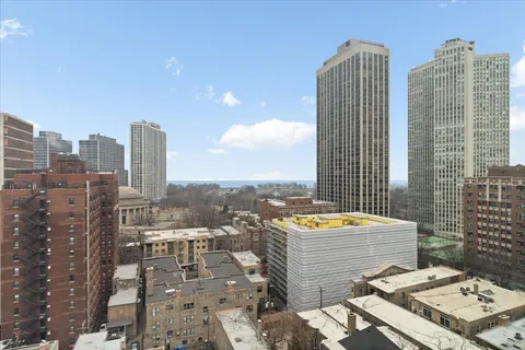 $240,000 | 2728 North Hampden Court, Unit 1609, Chicago, IL 60614