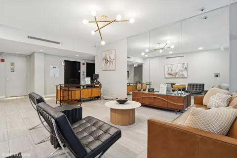 $240,000 | 2728 North Hampden Court, Unit 1609, Chicago, IL 60614