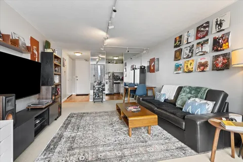 $240,000 | 2728 North Hampden Court, Unit 1609, Chicago, IL 60614