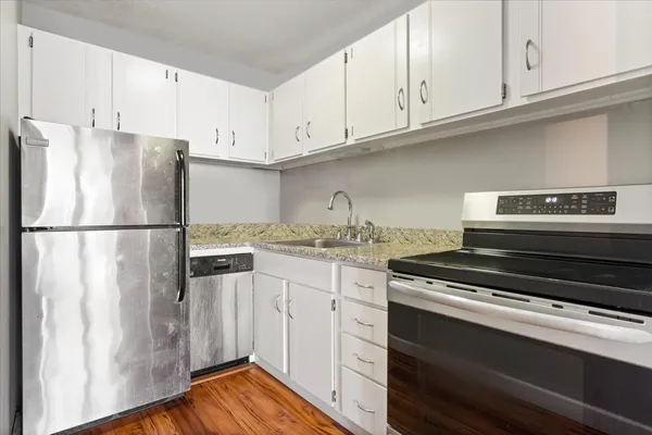 $240,000 | 2728 North Hampden Court, Unit 1609, Chicago, IL 60614