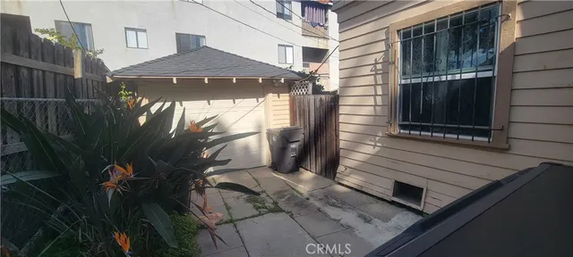 $890,000 | 411 East 8th Street, Long Beach, CA 90813