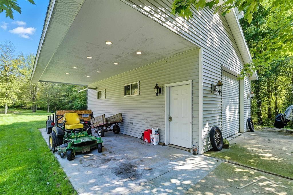 8879 Maple Road Bridgeport, MI 48722 - Photo 31 of 42