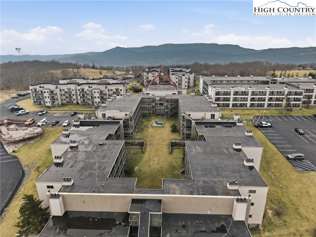301 Pinnacle Inn Road, Unit 3301 Beech Mountain, NC 28604 - Photo 31 of 34 a view of a city
