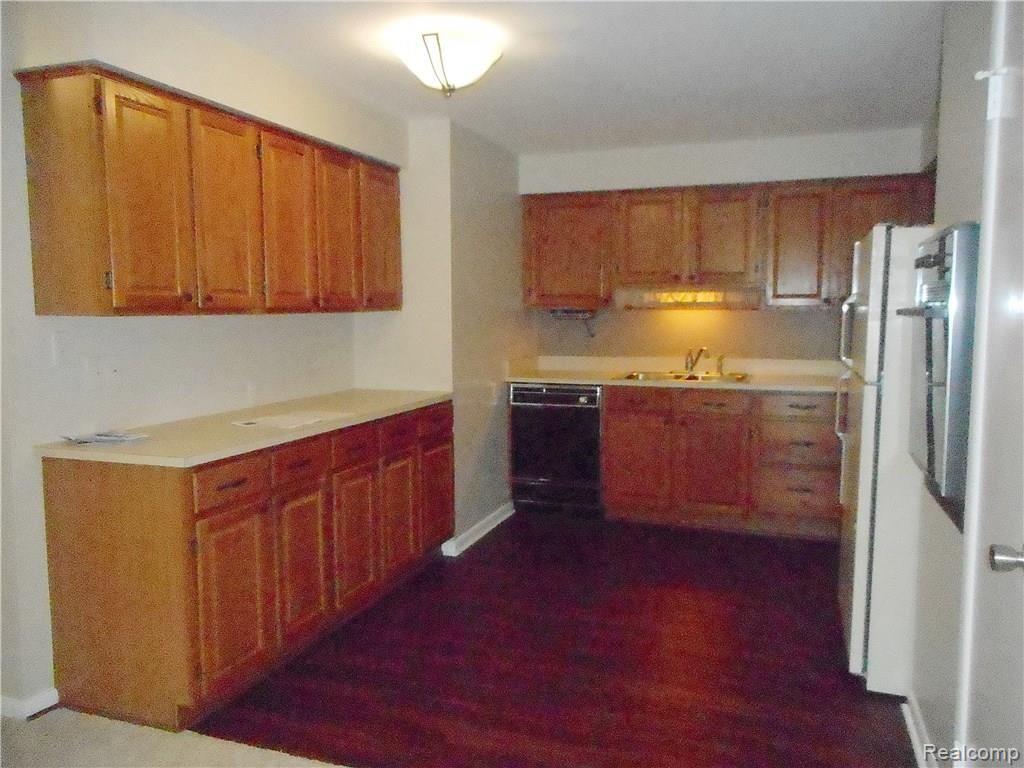 850 North Adams Road, Unit 25 Birmingham, MI 48009 - Photo 7 of 12 DSCN3263.JPG
