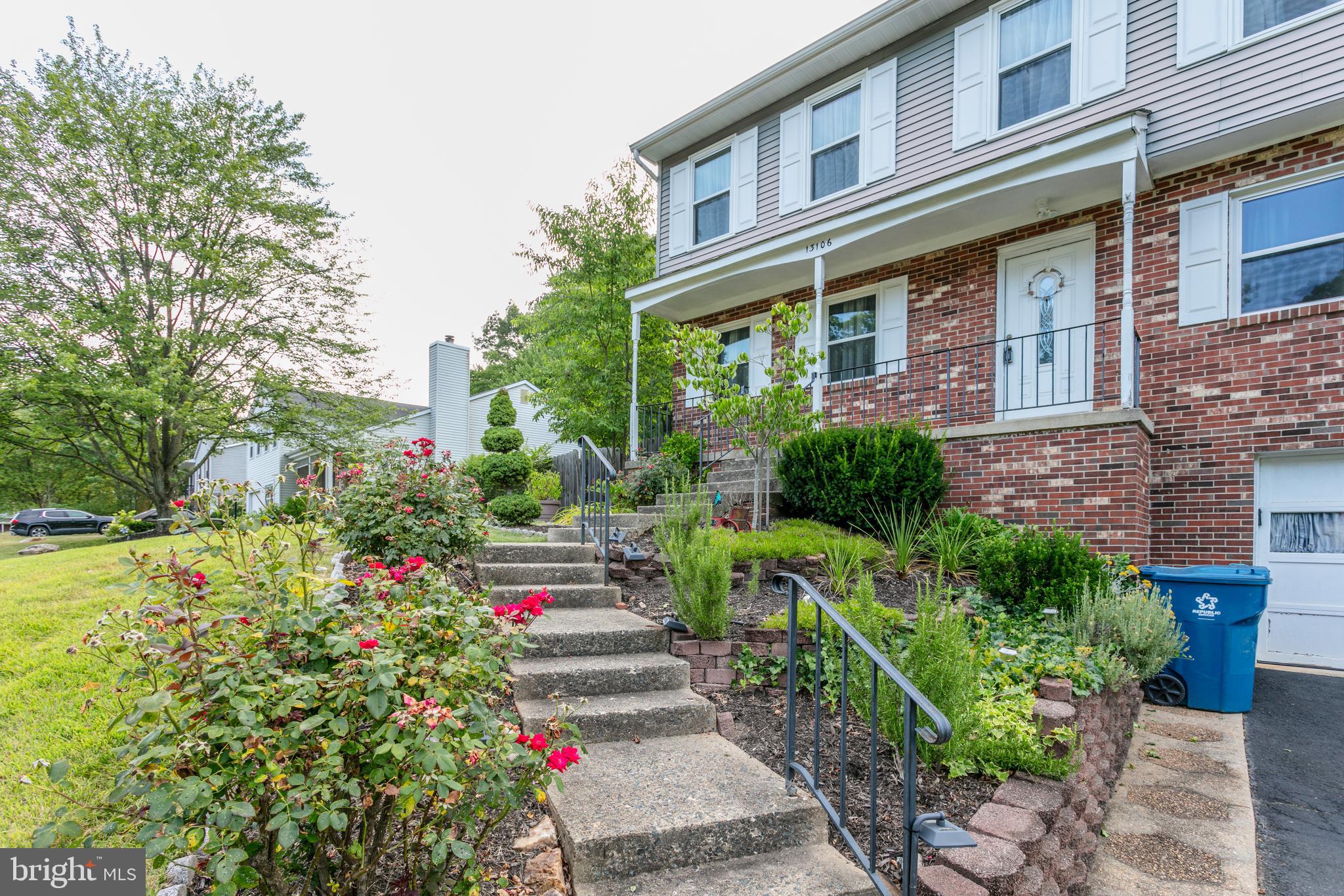 13106 Newgate Road Woodbridge, VA 22193 - Photo 2 of 31 Gallery Image 2