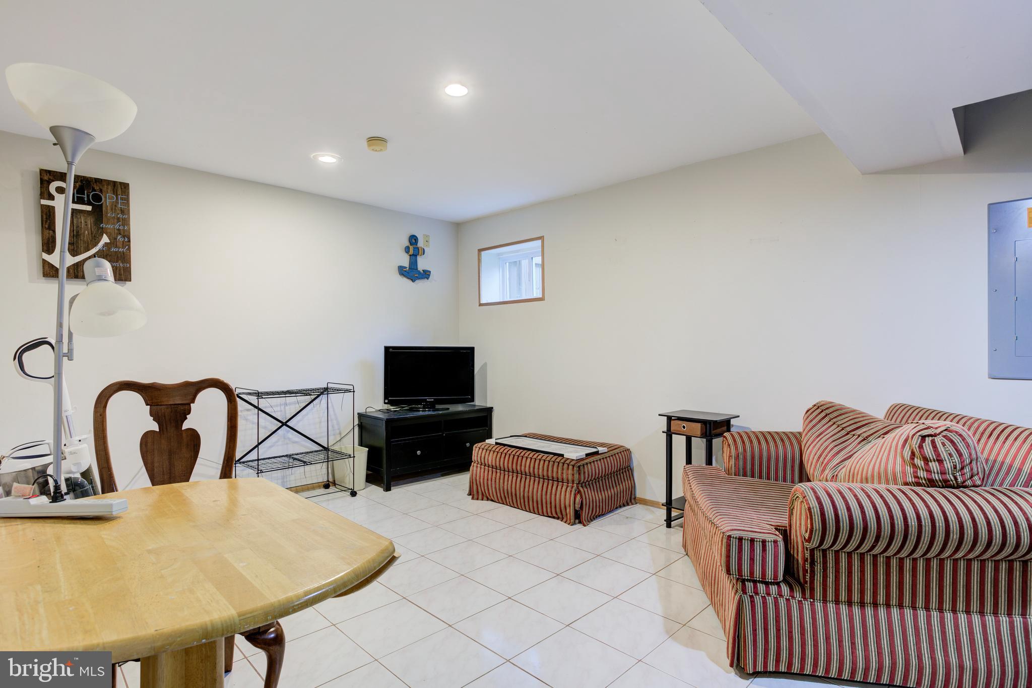 13106 Newgate Road Woodbridge, VA 22193 - Photo 24 of 31 Gallery Image 24