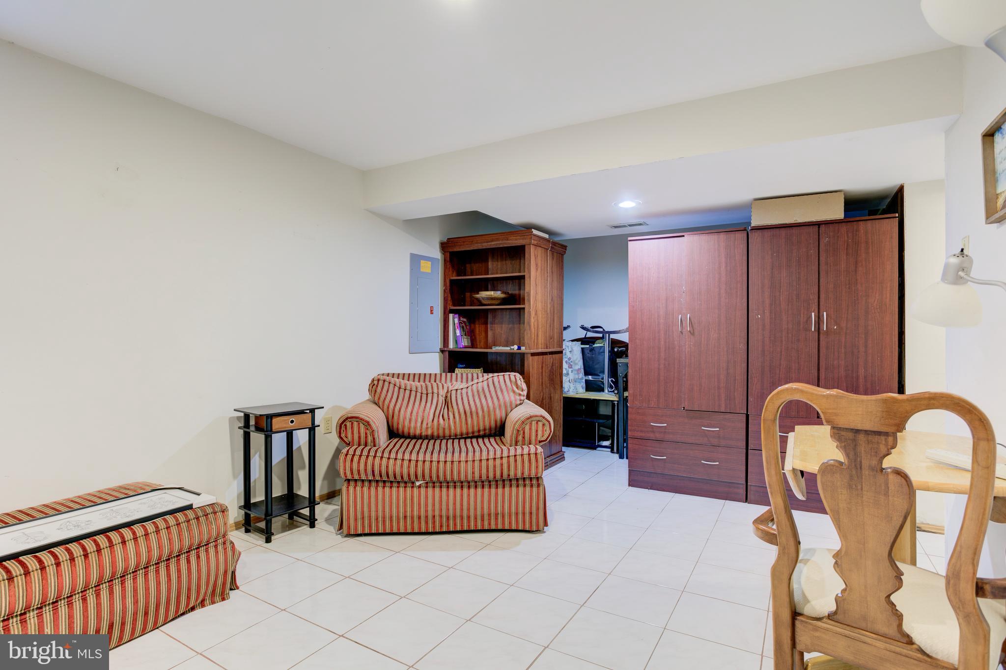 13106 Newgate Road Woodbridge, VA 22193 - Photo 25 of 31 Gallery Image 25