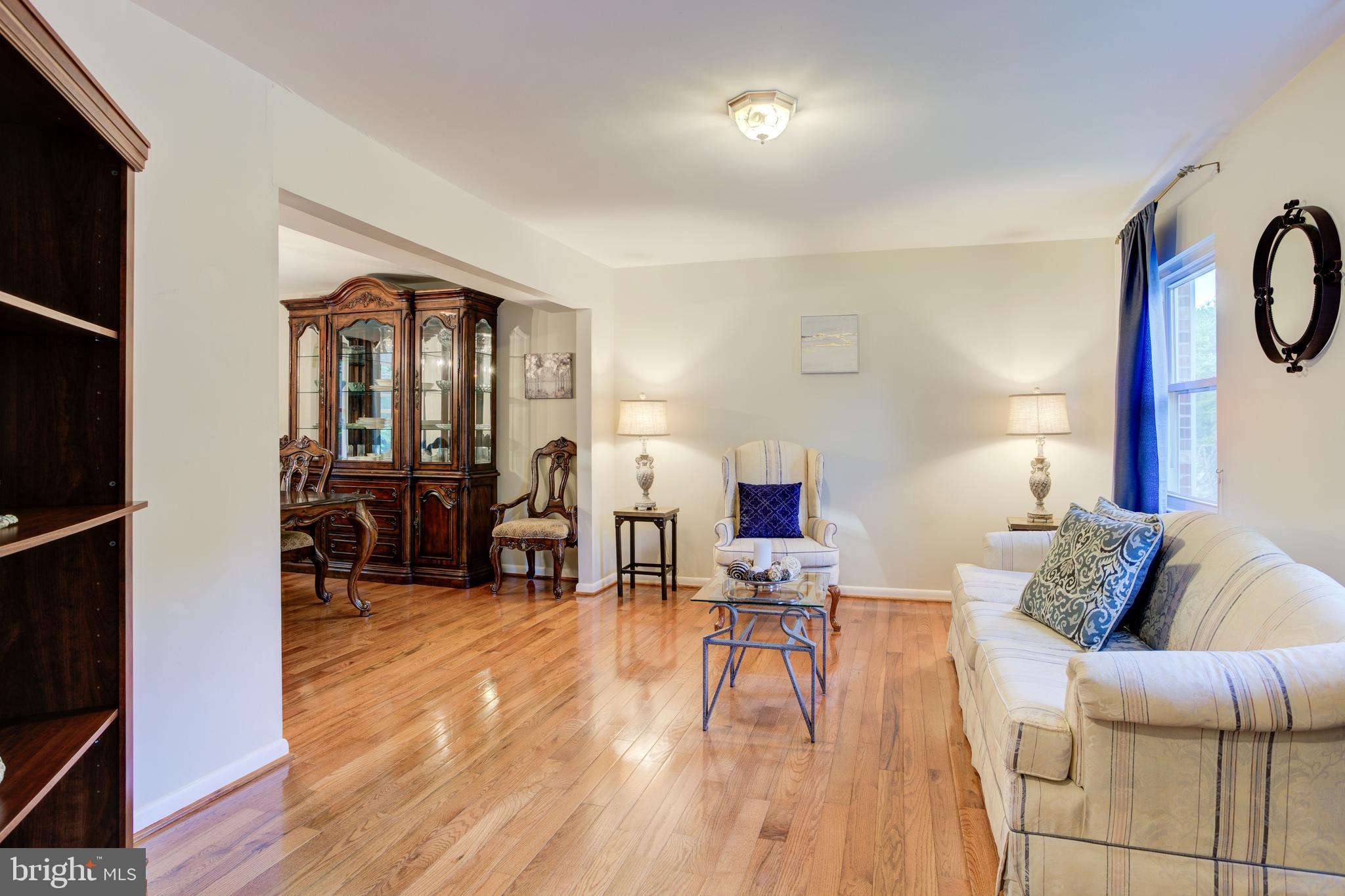 13106 Newgate Road Woodbridge, VA 22193 - Photo 3 of 31 Gallery Image 3