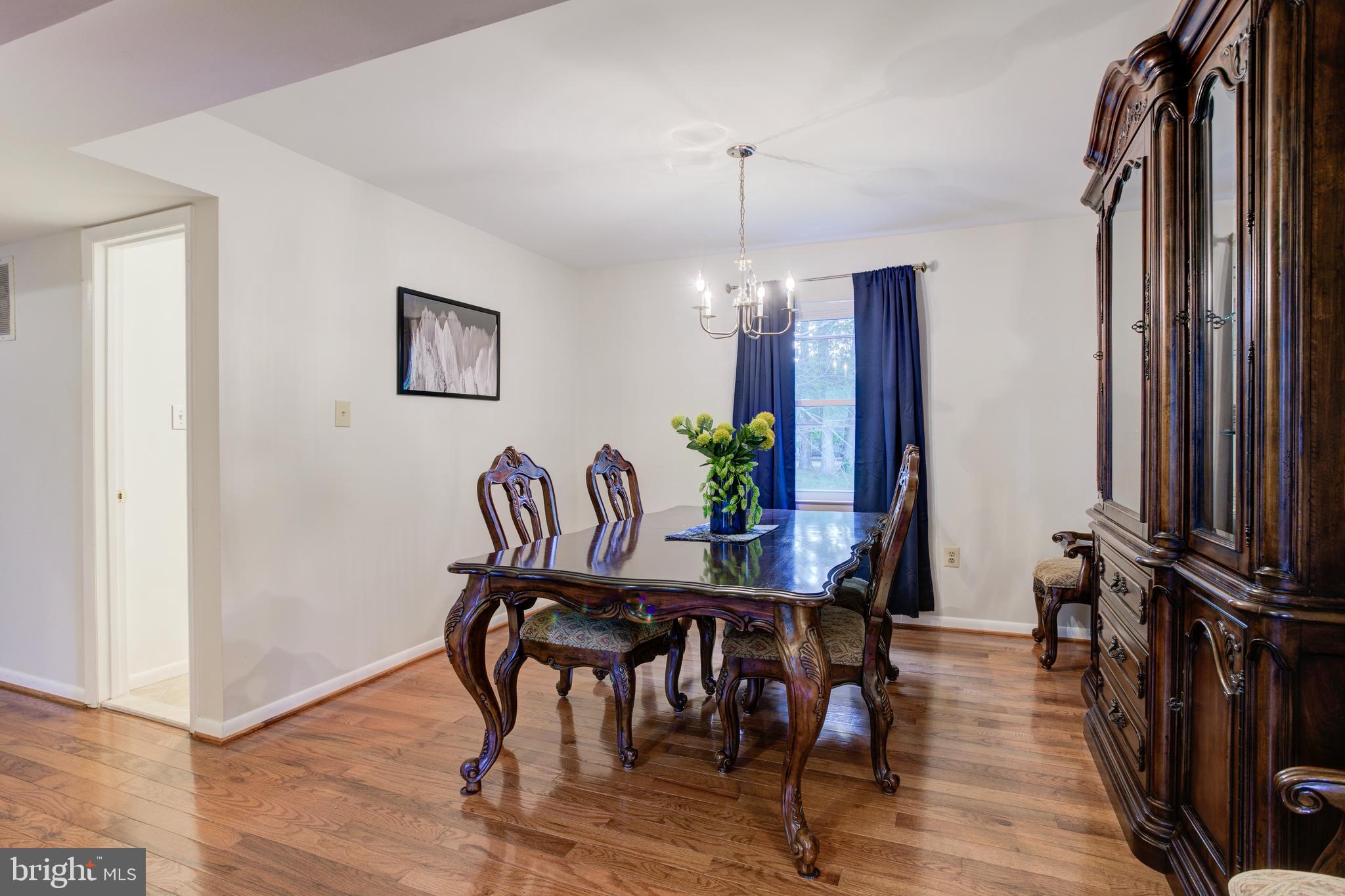 13106 Newgate Road Woodbridge, VA 22193 - Photo 6 of 31 Gallery Image 6
