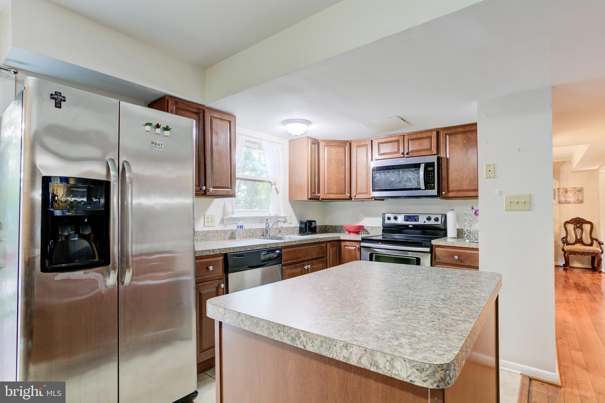 13106 Newgate Road Woodbridge, VA 22193 - Photo 10 of 31 Gallery Image 10