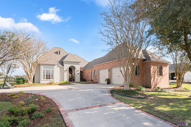 $539,000 | 2315 South Turnberry Avenue, Zachary, LA 70791