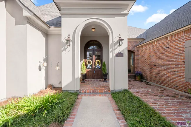 $514,000 | 2315 South Turnberry Avenue, Zachary, LA 70791