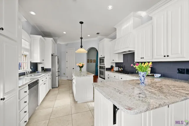 $514,000 | 2315 South Turnberry Avenue, Zachary, LA 70791