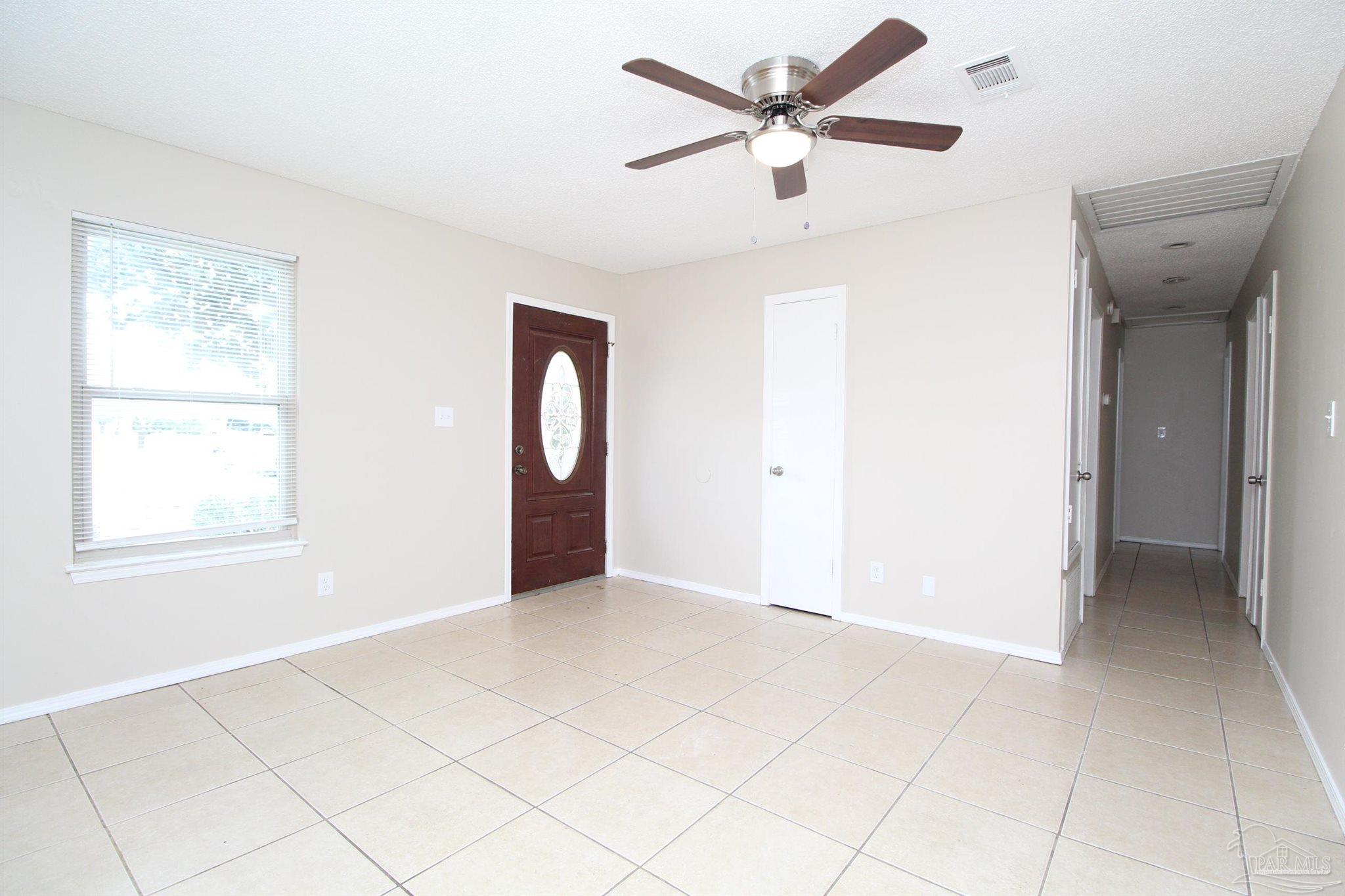 401 Cornwall Circle Pensacola, FL 32514 - Photo 2 of 19