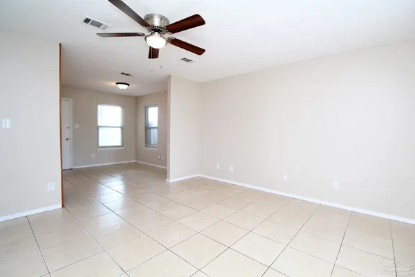 $1,445 | 401 Cornwall Circle, Pensacola, FL 32514