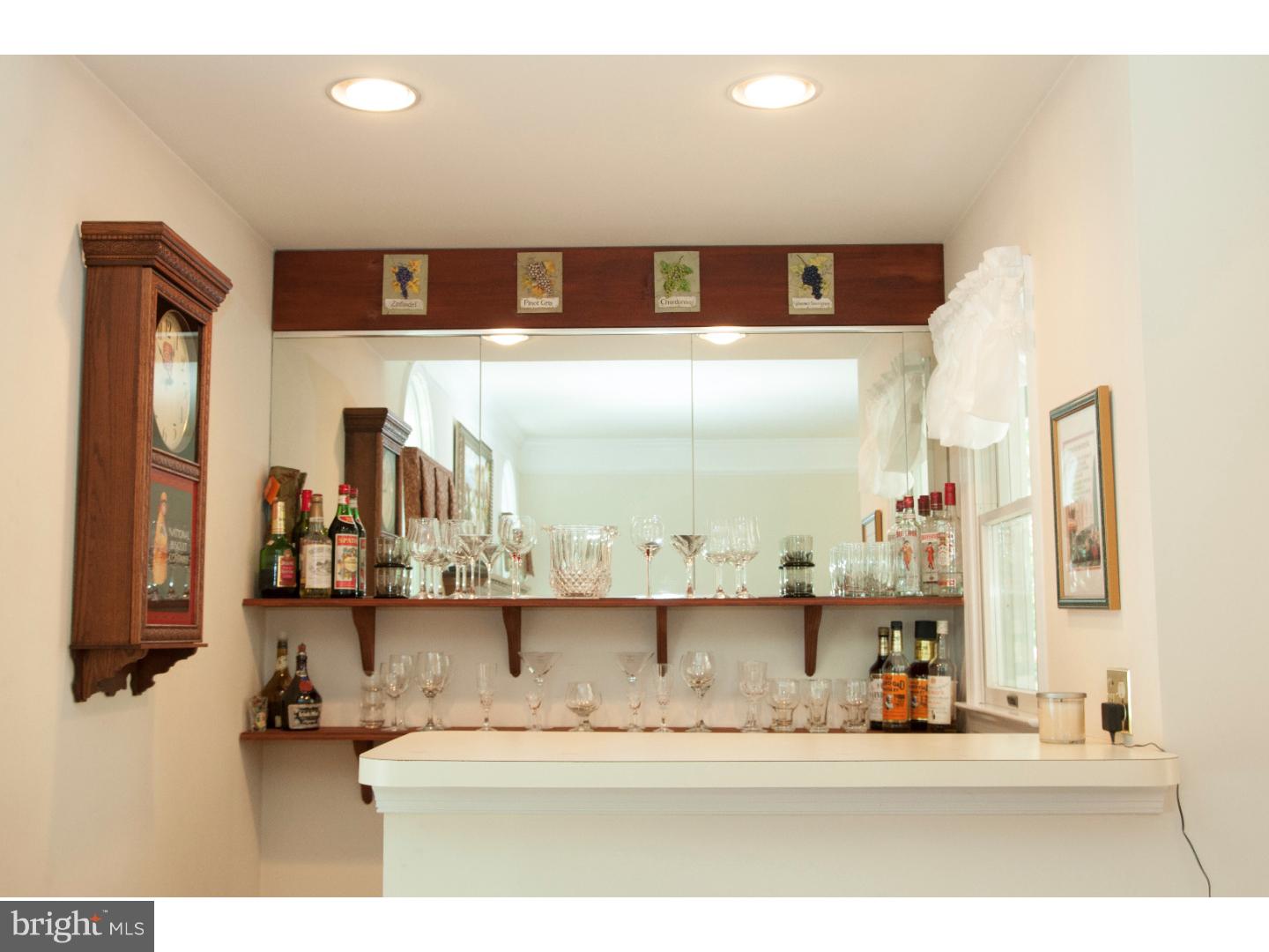 2519 West Rockspray Road Jamison, PA 18929 - Photo 11 of 25 Wet Bar