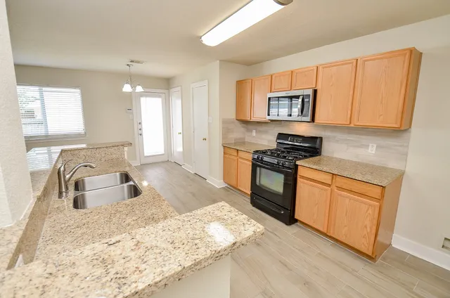 $2,200 | 3935 Federal Lane, Missouri City, TX 77459