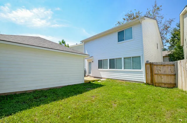 $2,200 | 3935 Federal Lane, Missouri City, TX 77459