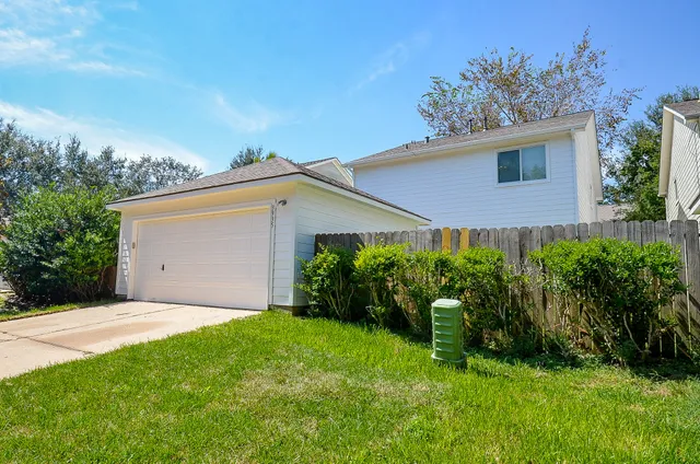 $2,200 | 3935 Federal Lane, Missouri City, TX 77459