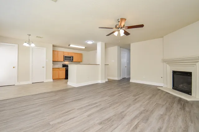 $2,200 | 3935 Federal Lane, Missouri City, TX 77459