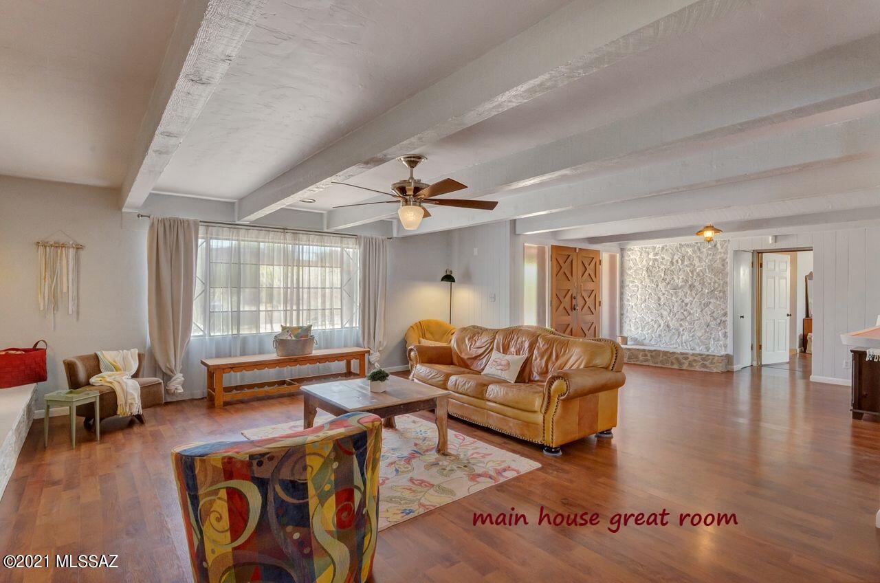 main house great room 1