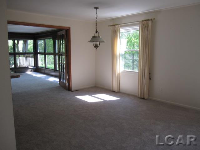 3666 Country Club Road Adrian, MI 49221 - Photo 12 of 32 Dining Room