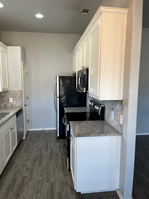 203 East Border Street Rio Vista, TX 76093 - Photo 3 of 14