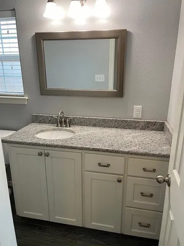 $1,325 | 203 East Border Street, Rio Vista, TX 76093