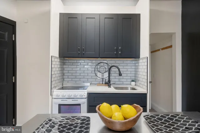 $2,000 | 2002 17th Street Northwest, Unit 2, Washington, DC 20009