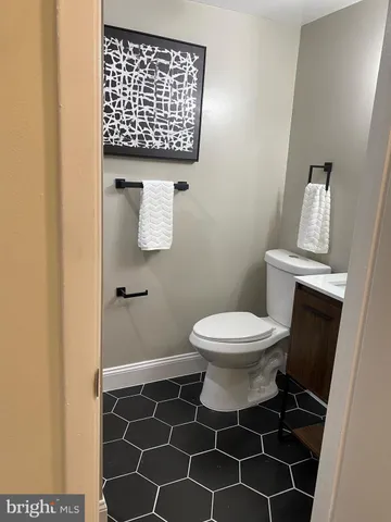 $2,000 | 2002 17th Street Northwest, Unit 2, Washington, DC 20009